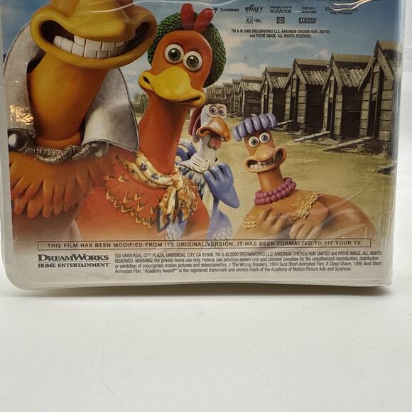 New Sealed! Chicken Run VHS 2000 Video Tape DreamWorks Original Movie Clamshell - Picture 4 of 9